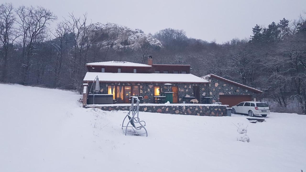 Old Stone Villa Obarok Dış mekan fotoğraf